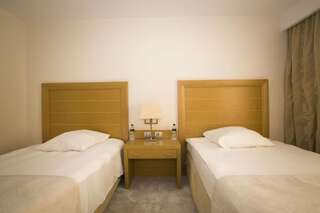 Отель Hotel Marinela Sofia София Стандартный двухместный номер с 2 отдельными кроватями-6